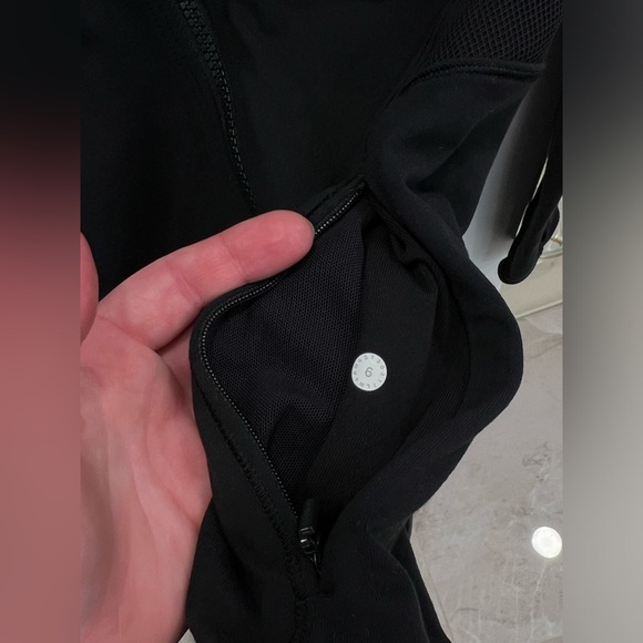 Lululemon Mesh is More Define Jacket Black Full Zip Size 6 - Picture 7 of 8